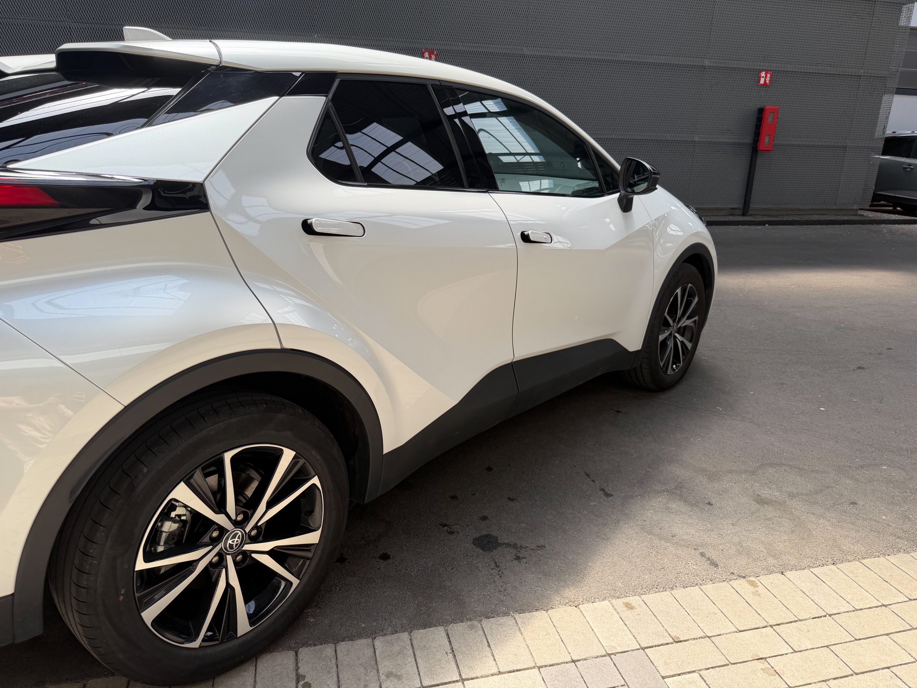 Toyota C-HR · foto 7